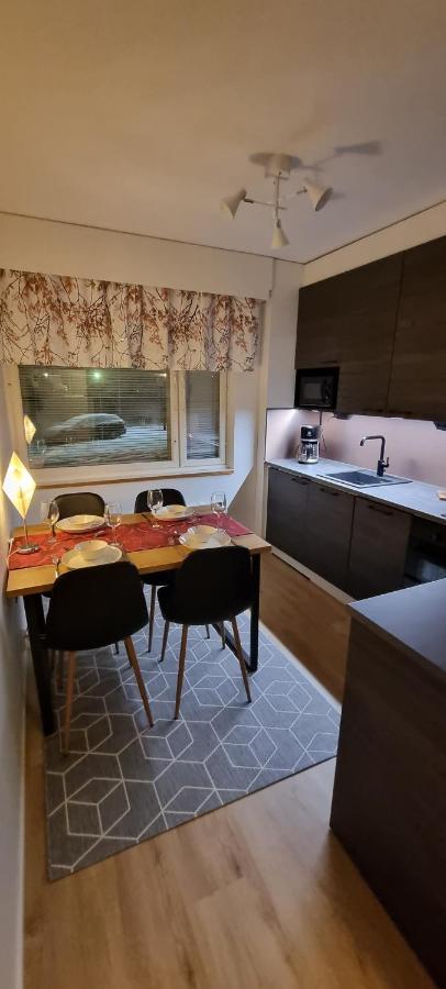 Apartment For Four At The City Center โรวานิเอมิ ภายนอก รูปภาพ